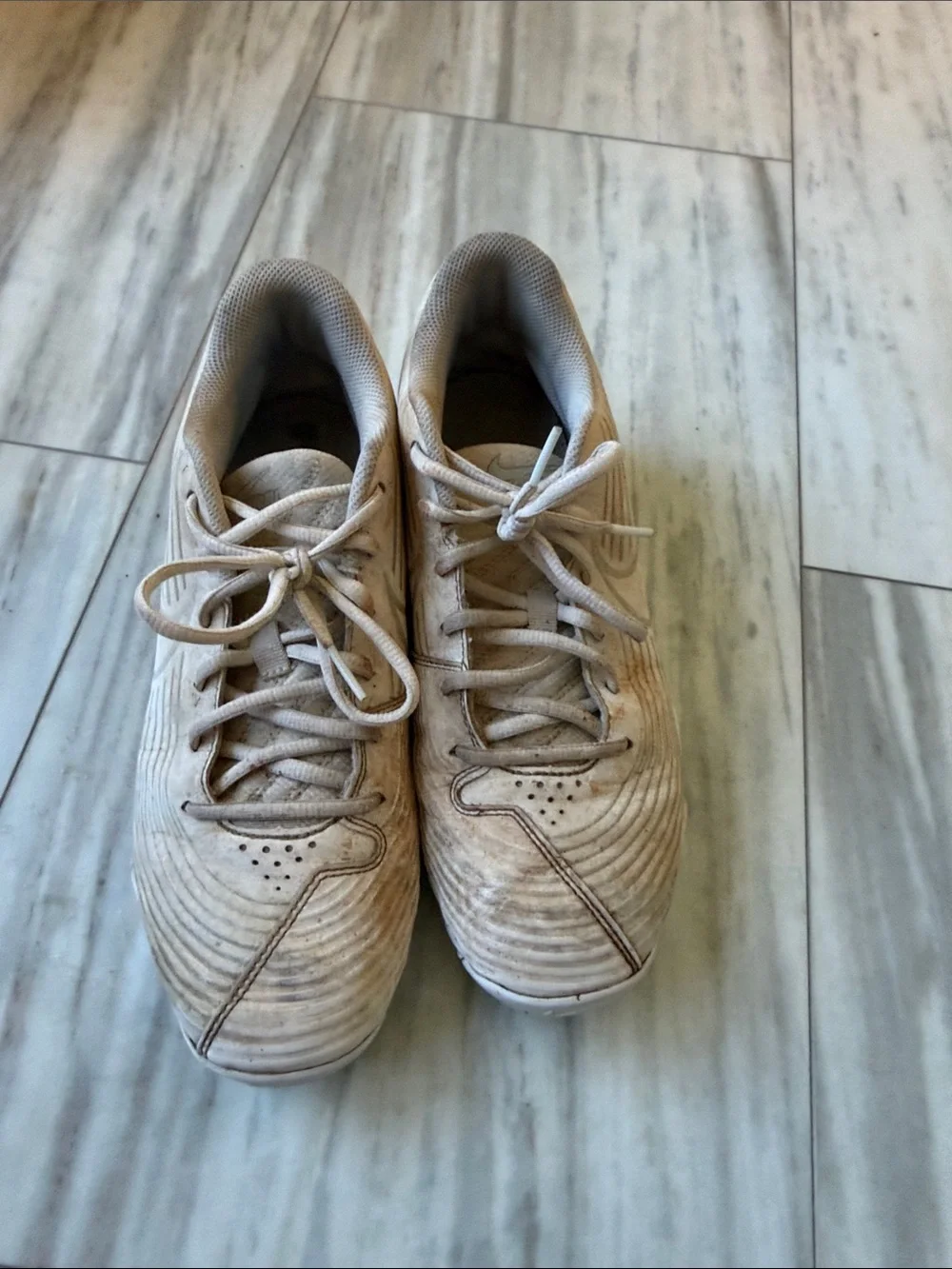 Nike Beige Lace-Up Athletic softball 🥎 cleats women size 9 1/2